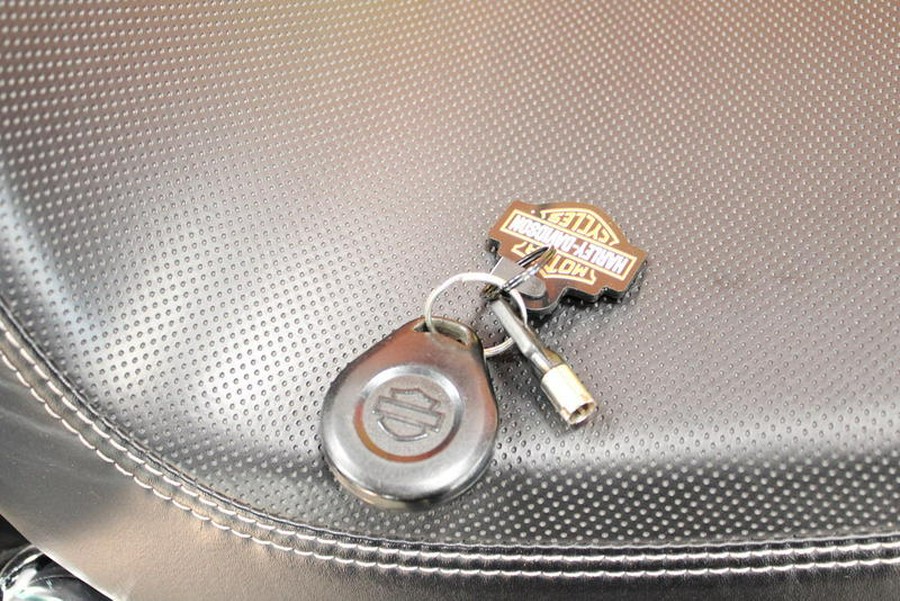 2012 Harley-Davidson® FLD - Dyna® Switchback™