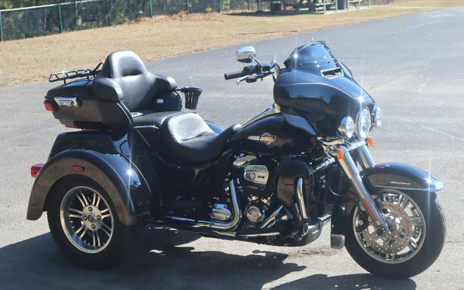 2022 Harley-Davidson Tri Glide Ultra FLHTCUTG