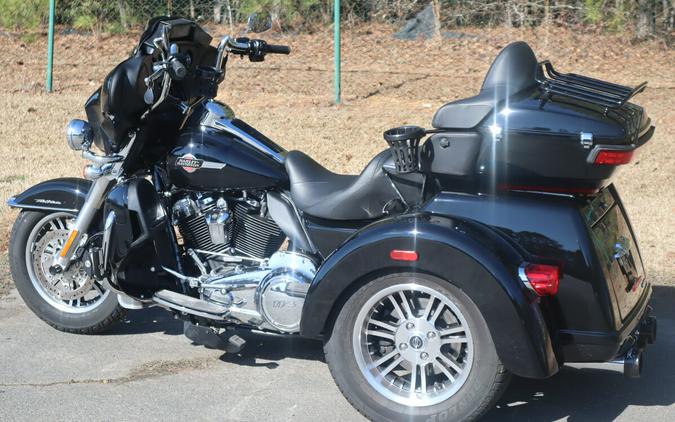 2022 Harley-Davidson Tri Glide Ultra FLHTCUTG