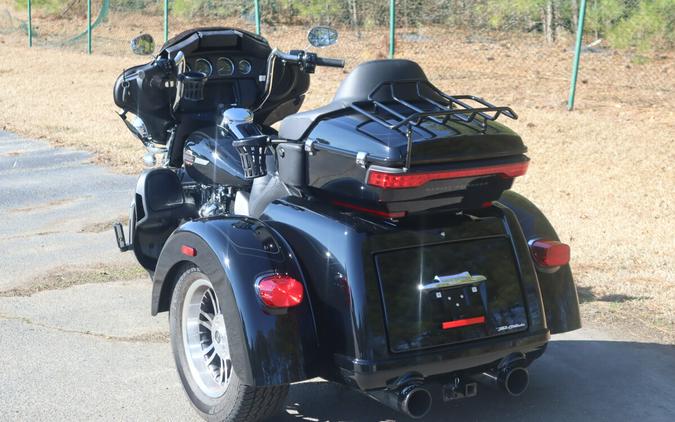 2022 Harley-Davidson Tri Glide Ultra FLHTCUTG