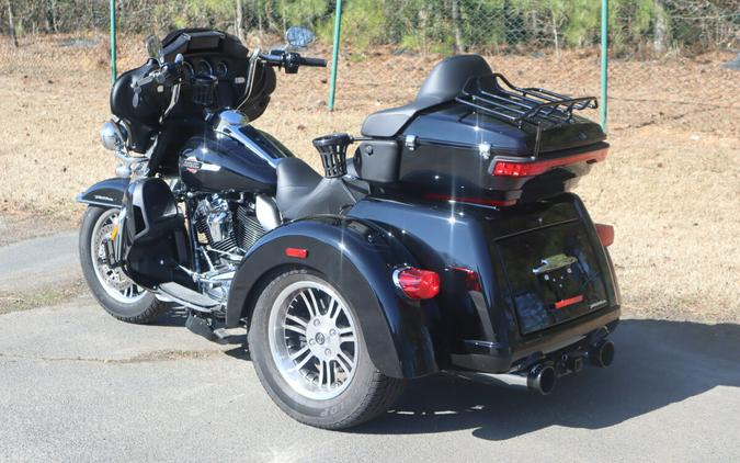 2022 Harley-Davidson Tri Glide Ultra FLHTCUTG
