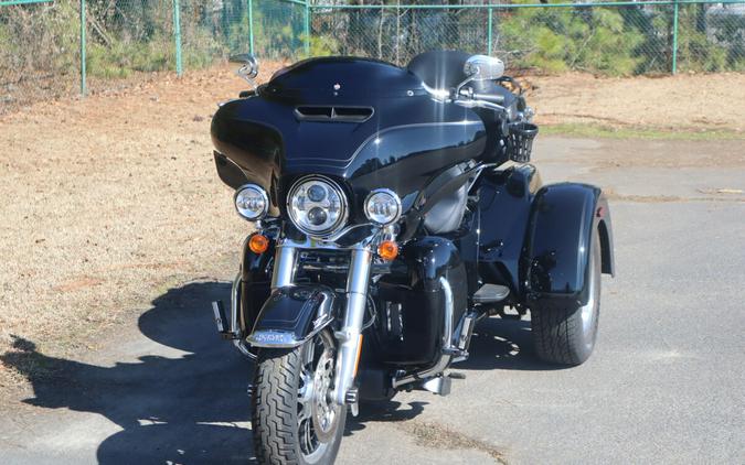 2022 Harley-Davidson Tri Glide Ultra FLHTCUTG
