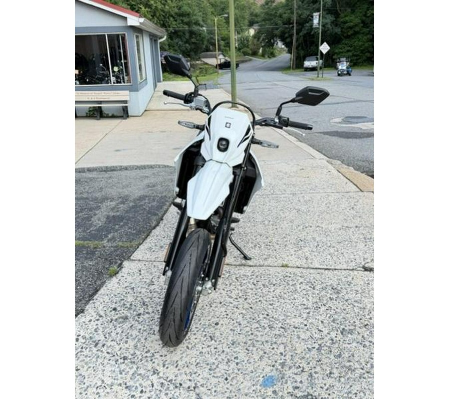 2026 Suzuki DR-Z4SM