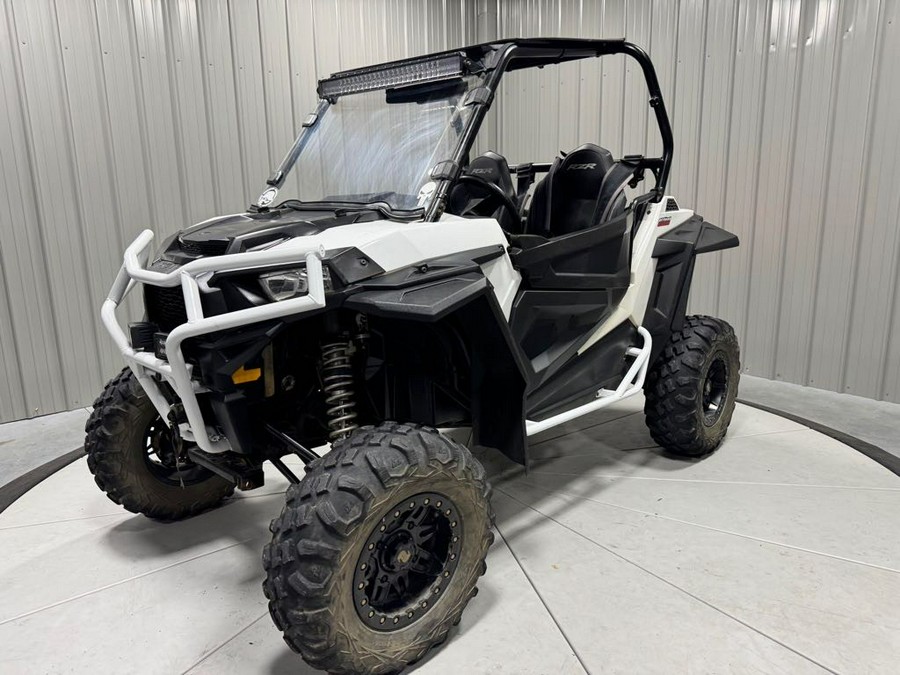 2016 Polaris RZR S 900