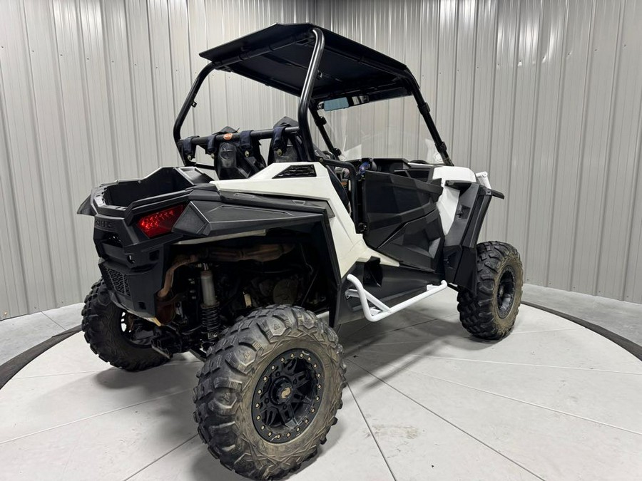 2016 Polaris RZR S 900