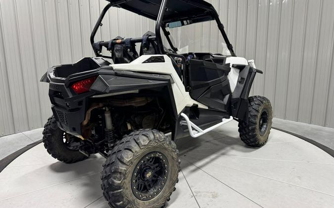 2016 Polaris RZR S 900