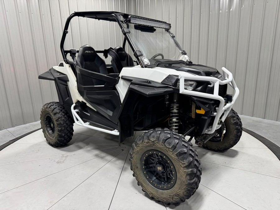 2016 Polaris RZR S 900
