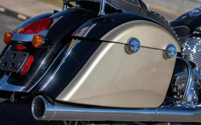 2022 Indian Motorcycle® Springfield® Black Metallic/Dirt Track Tan