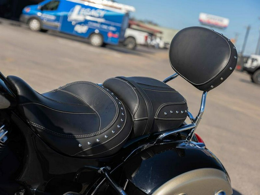 2022 Indian Motorcycle® Springfield® Black Metallic/Dirt Track Tan