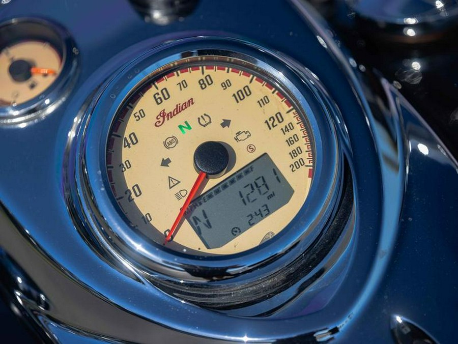 2022 Indian Motorcycle® Springfield® Black Metallic/Dirt Track Tan