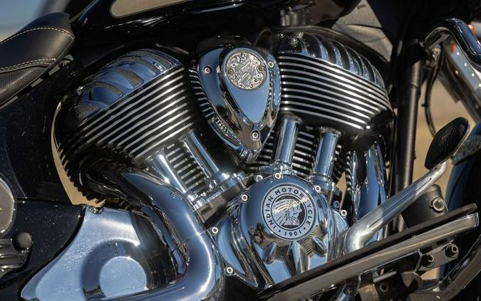 2022 Indian Motorcycle® Springfield® Black Metallic/Dirt Track Tan