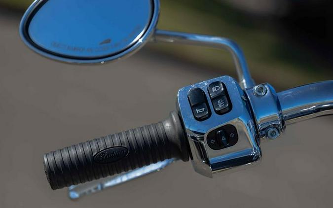 2022 Indian Motorcycle® Springfield® Black Metallic/Dirt Track Tan