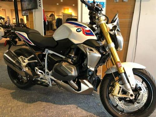 2020 BMW R 1250 R Review with Select Package (21 Fast Facts)