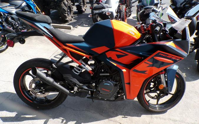 2022 KTM RC 390 Review [11 Fast Facts From the Street + Track]