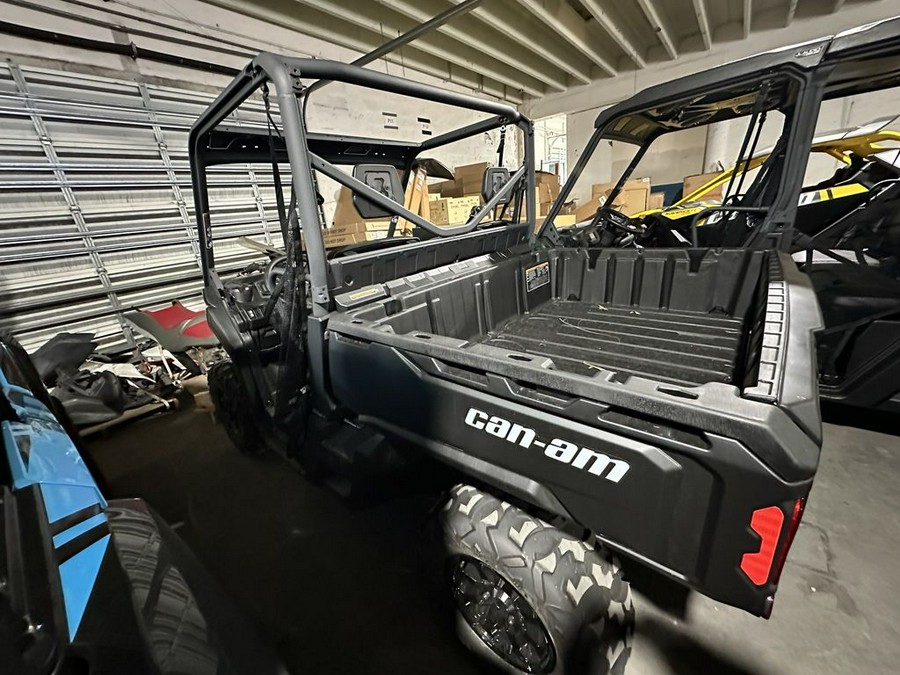 2024 Can-Am™ Defender DPS HD9