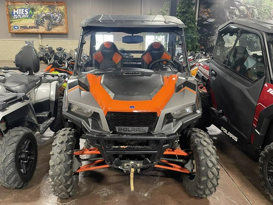 2017 Polaris® GENERAL™ 1000 EPS Deluxe Titanium Matte Metallic