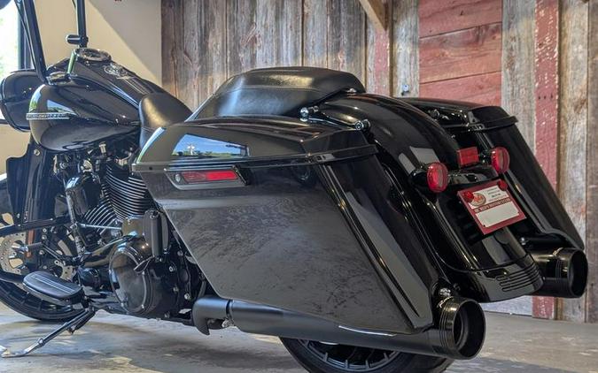 2018 Harley-Davidson® FLHRXS - Road King® Special