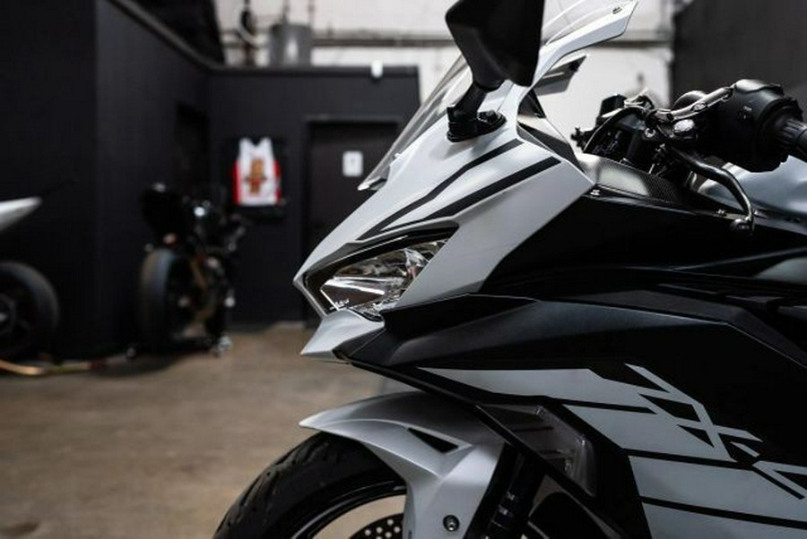 2025 Kawasaki ZX400SSFAL Ninja ZX-4RR (ABS)