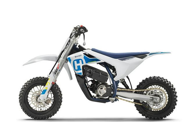 2024 Husqvarna® EE3