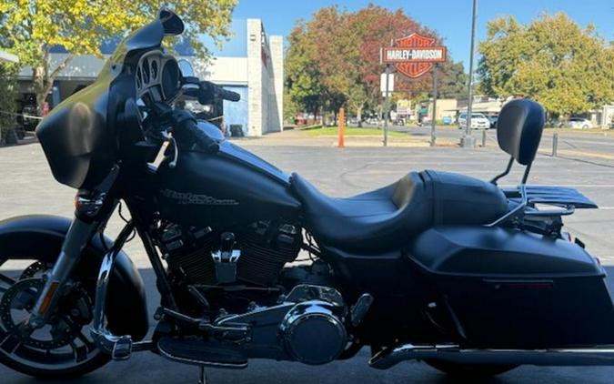 2017 Harley-Davidson® FLHXS - Street Glide® Special