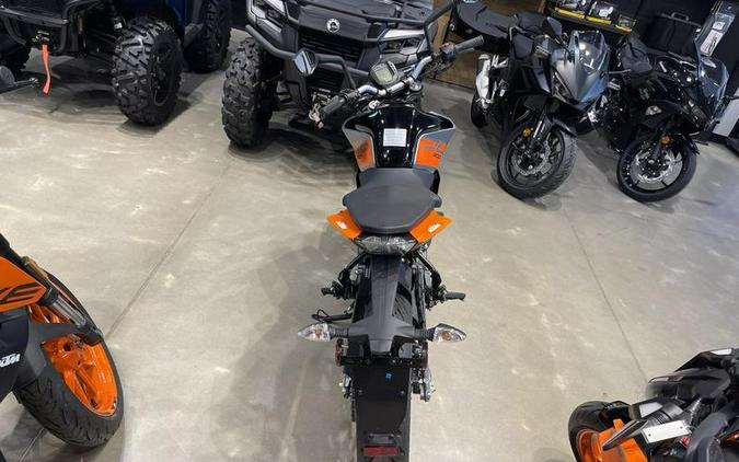 2023 KTM 200 Duke