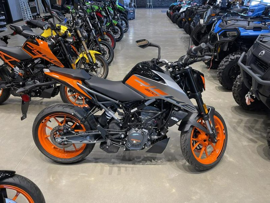 2023 KTM 200 Duke