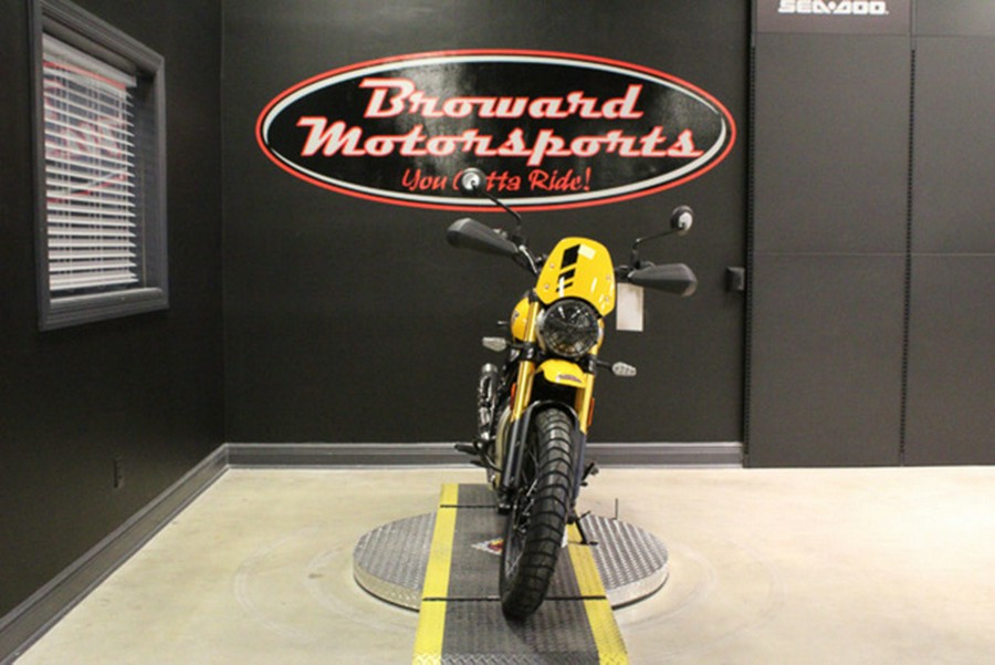 2026 Triumph Scrambler 400 XC