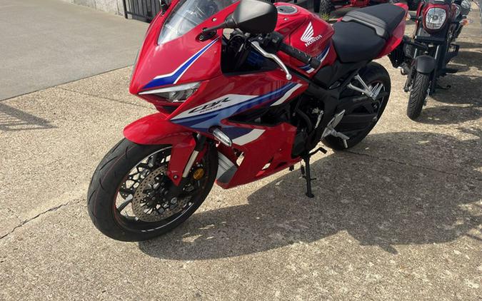 2026 Honda CBR650R E-Clutch