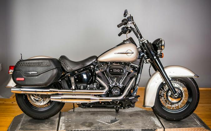 2018 Harley-Davidson Softail Heritage Classic 114 Review — From...