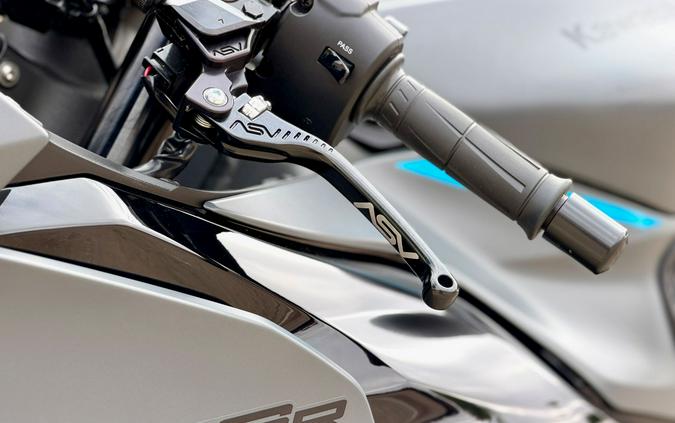 2025 Kawasaki Ninja ZX-6R ABS