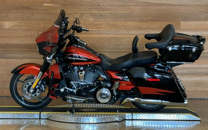 2017 Harley-Davidson CVO™ Street Glide®