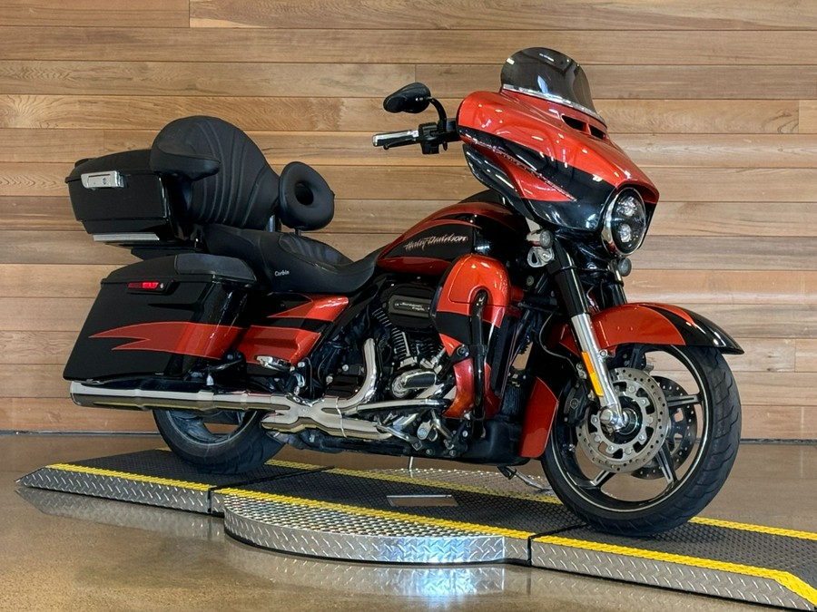 2017 Harley-Davidson CVO™ Street Glide®