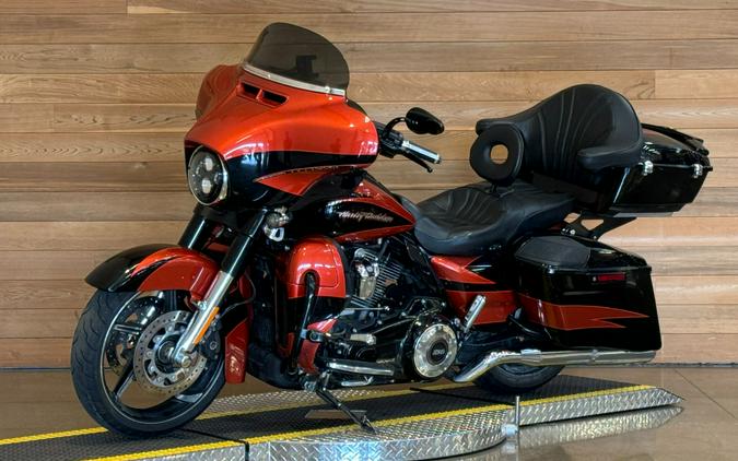 2017 Harley-Davidson CVO™ Street Glide®