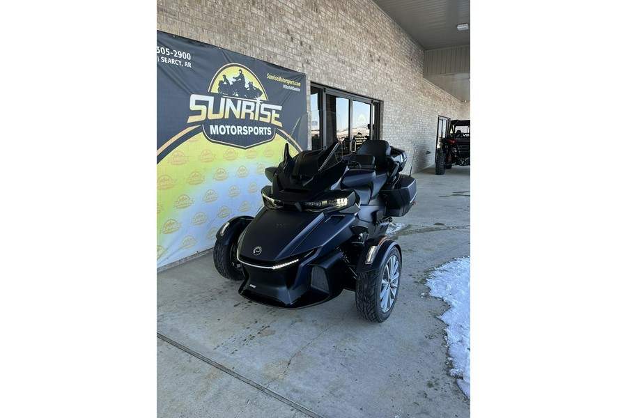 2022 Can-Am Spyder RT