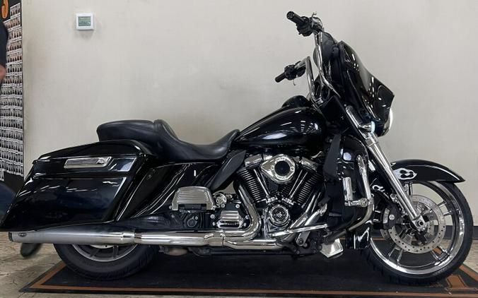 2019 Harley-Davidson Electra Glide Ultra Classic Vivid Black FLHTCU