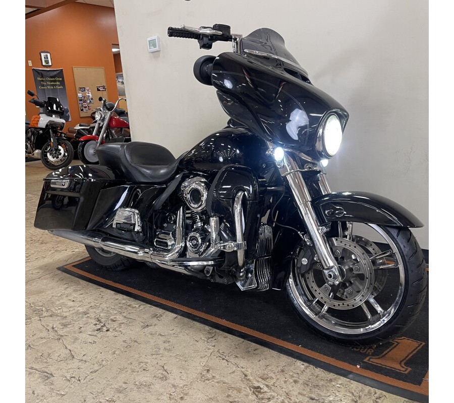 2019 Harley-Davidson Electra Glide Ultra Classic Vivid Black FLHTCU