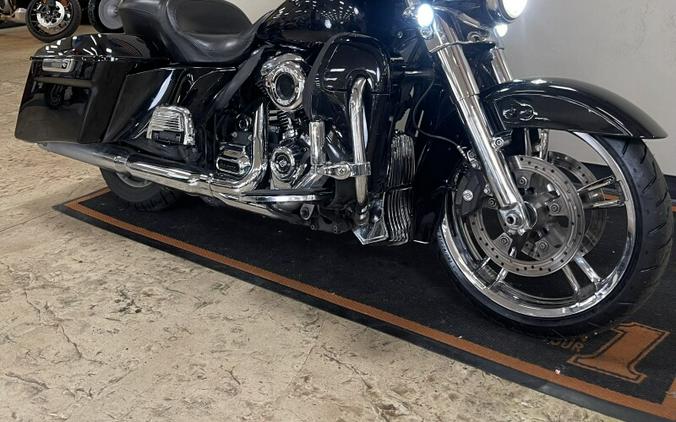 2019 Harley-Davidson Electra Glide Ultra Classic Vivid Black FLHTCU