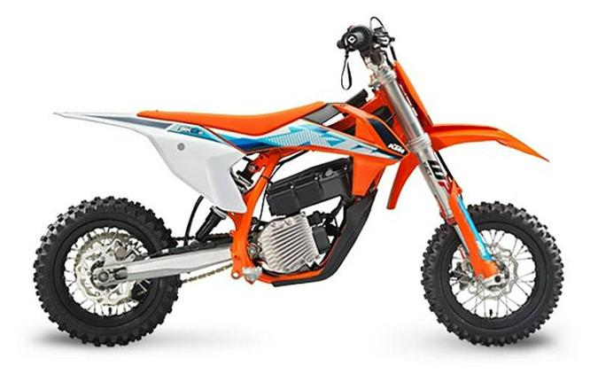 2023 KTM SX-E 3 First Look [Just In Time For Christmas]