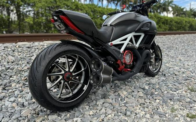 2015 Ducati Diavel Carbon Star White and Matt Carbon