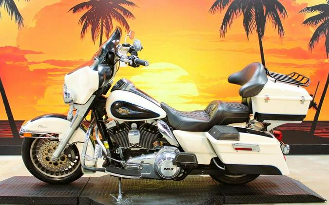 2013 Harley-Davidson® FLHTC - Electra Glide® Classic