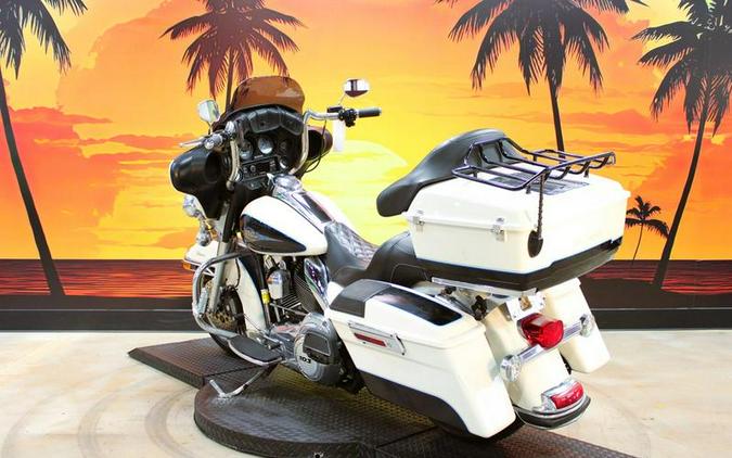 2013 Harley-Davidson® FLHTC - Electra Glide® Classic