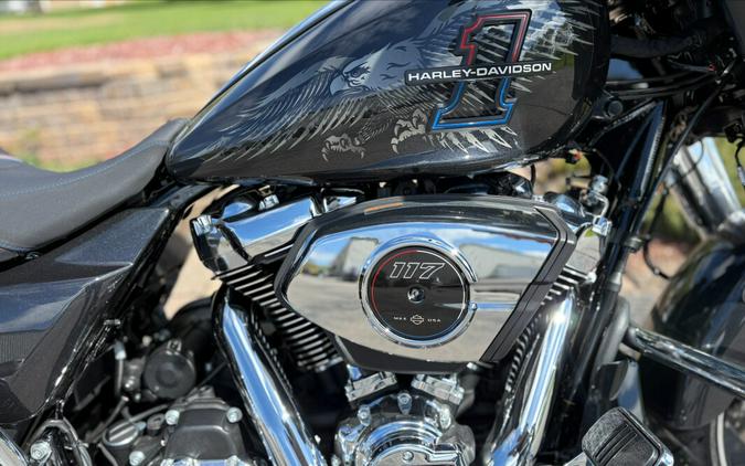 2026 Harley-Davidson® Street Glide® Midnight Ember Chrome Trim