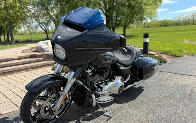 2026 Harley-Davidson® Street Glide® Midnight Ember Chrome Trim