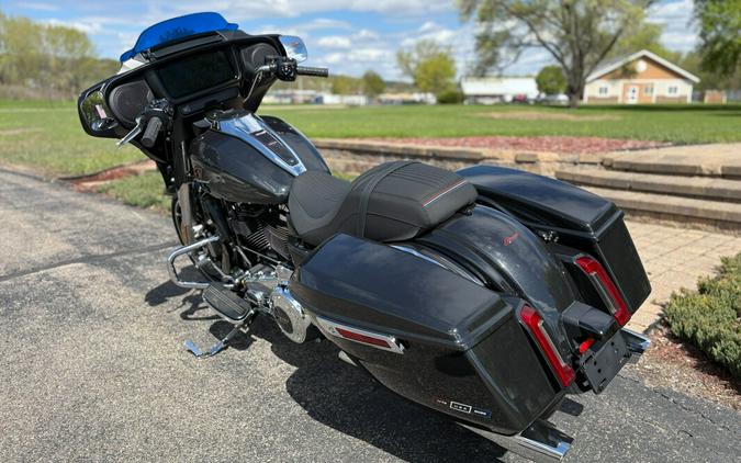 2026 Harley-Davidson® Street Glide® Midnight Ember Chrome Trim