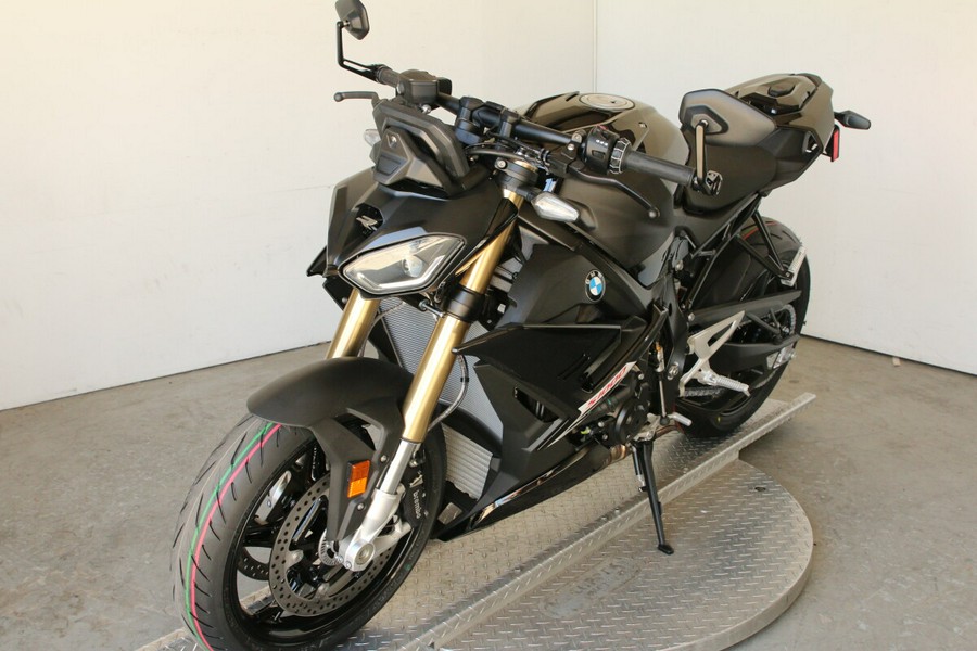 2025 BMW S 1000 R