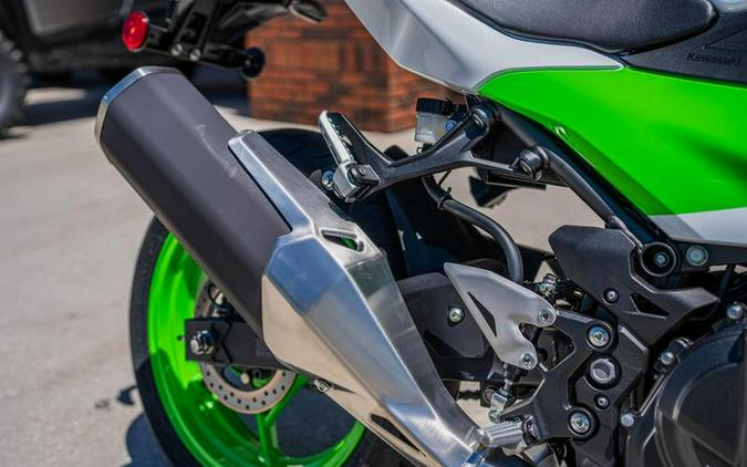 2024 Kawasaki Ninja® 500 SE 40th Anniversary Edition ABS