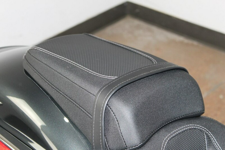 Harley-Davidson® Breakout® 2026 FXBR 84659653DT IRON HORSE MTLC