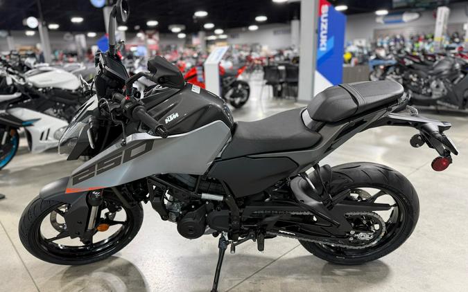 2026 KTM Duke 250