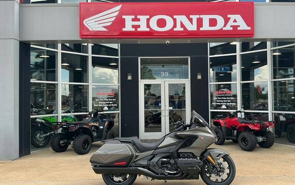 2026 Honda BAGGER DCT