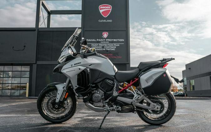 2023 Ducati Multistrada V4S Iceberg White - Spoked Wheels